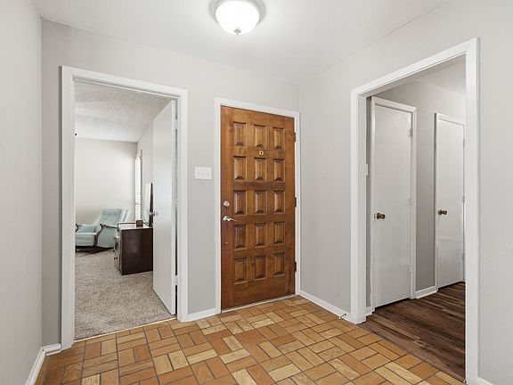 3rd image of 500 Irongate Cir