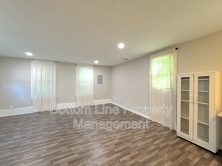 613 1/2 Charlotte Ave #D — Photo 7