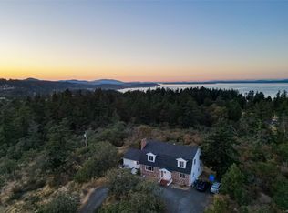 4589 Blenkinsop Rd, Saanich, BC V8X2C7