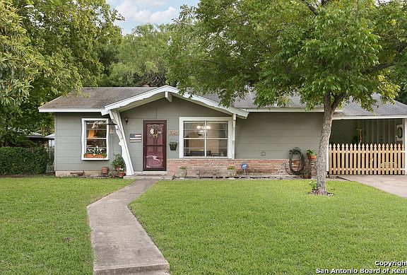 2nd image of 3026 Greenacres