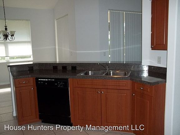 5th image of 4269 Las Almanos Ave