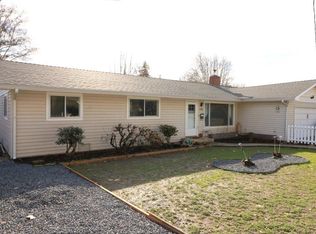 1209 NE Grable Dr, Grants Pass, OR 97526