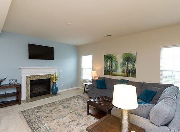 5th image of 2717 Peebles Ln