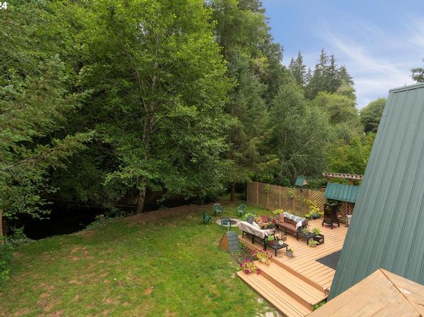10282 Fieldcrest Dr, Birkenfeld, OR 97016