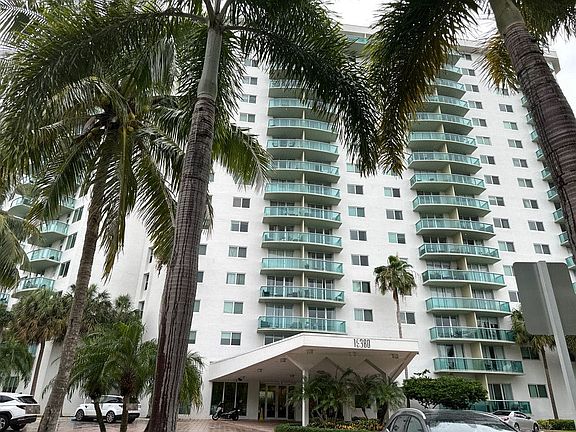 2nd image of 19380 Collins Ave Penthouse 18