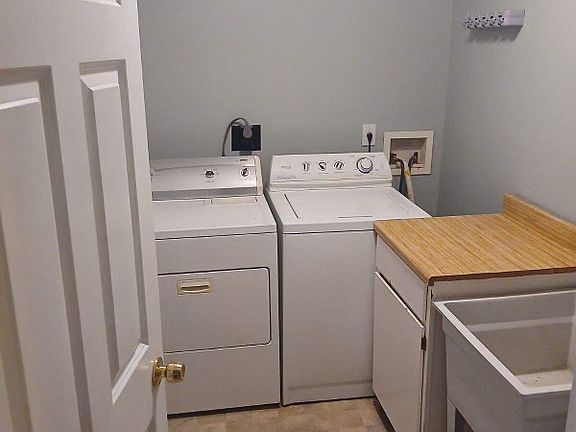 4th image of 4044 Grove Ave