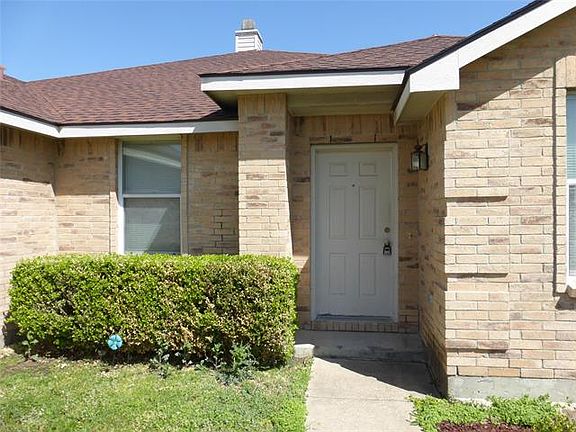 5th image of 2028 Crosbyton Ln