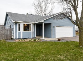 540 Mint Cir, Shakopee, MN 55379