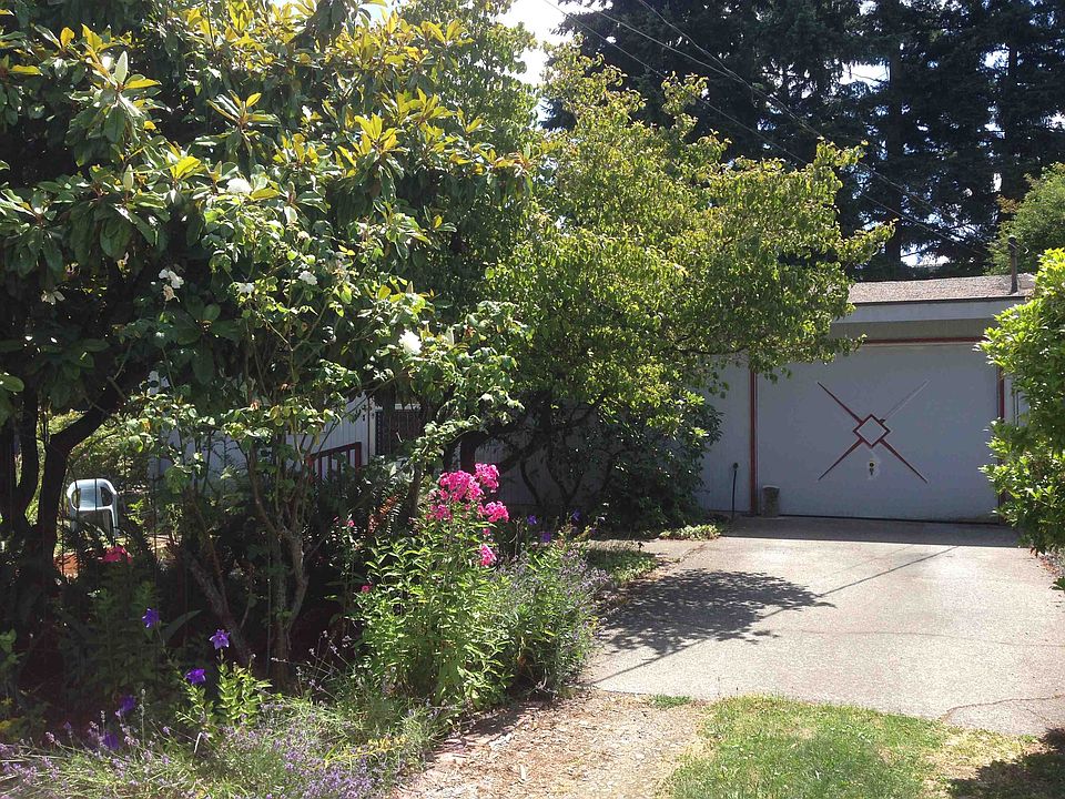 1st image of 3511 91st Ave NE
