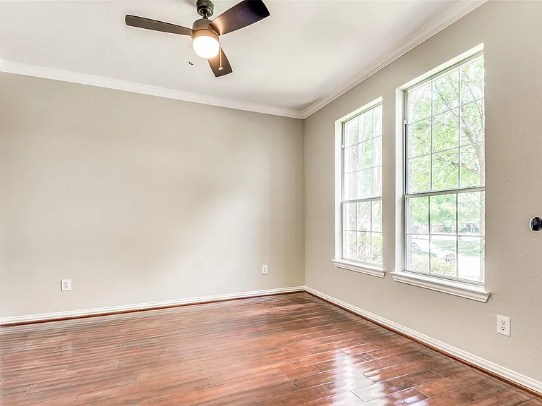 15704 Grove Crest Dr — Photo 12