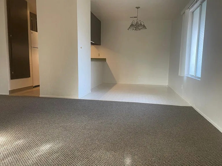 76 Villa Cir — Photo 3