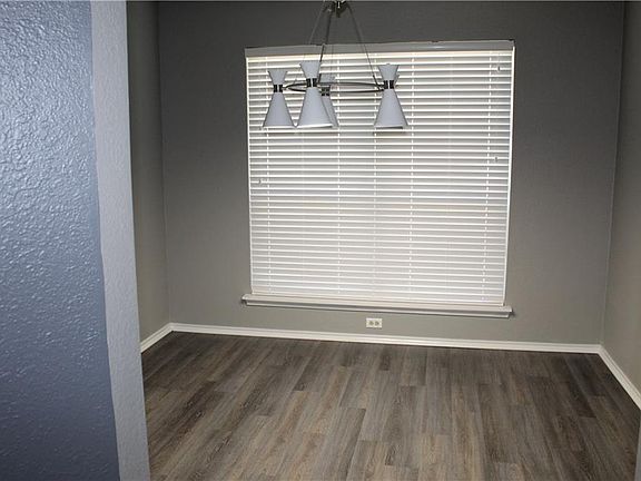3rd image of 719 Ballard St