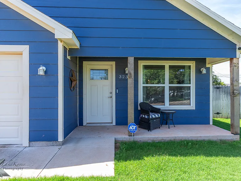 3233 Ann Arbor Ln — Photo 3