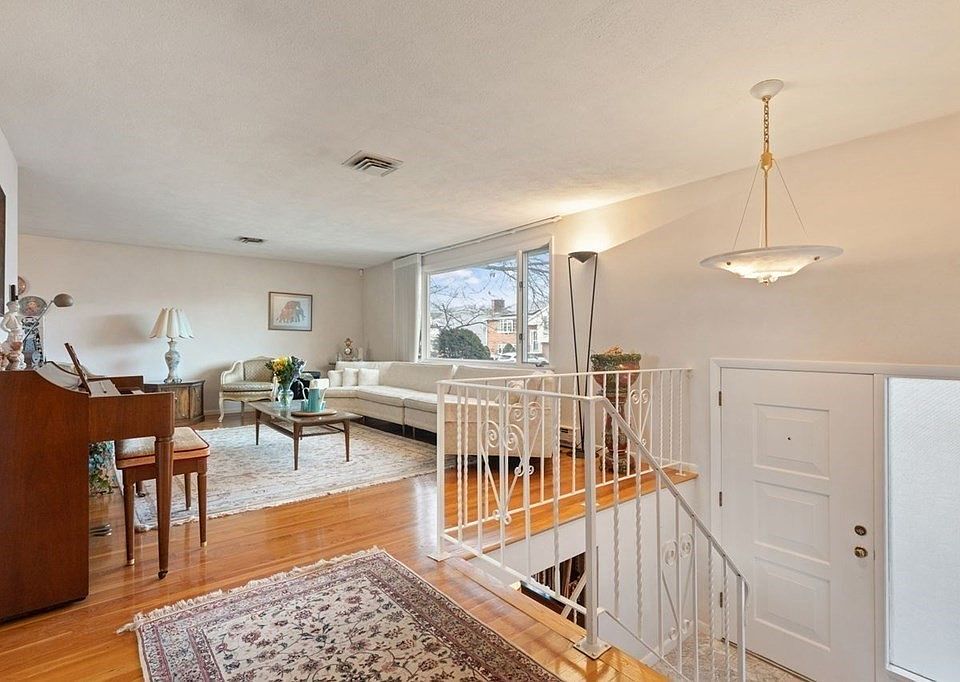 20 Fieldstone Dr, Stoneham, MA 02180 Zillow