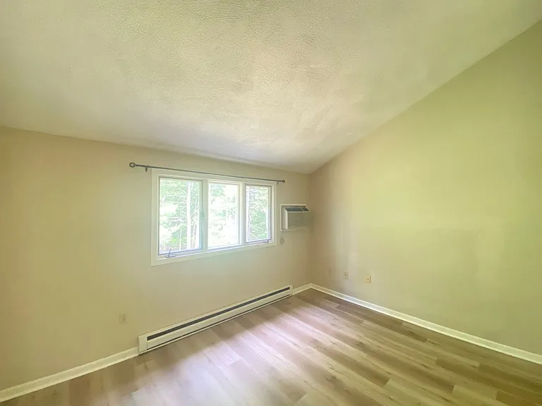 18 Profile Cir — Photo 16