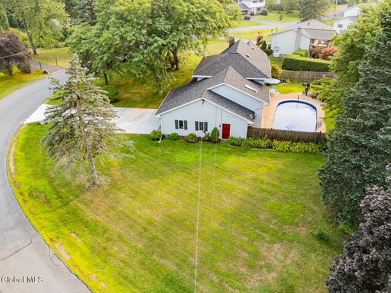 3rd image of 22 Fruitwood Drive