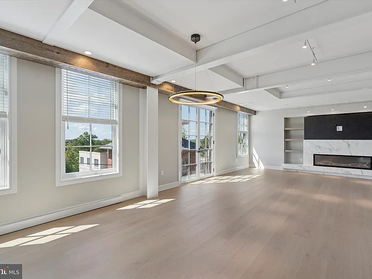 50 N Main St #302 — Photo 11