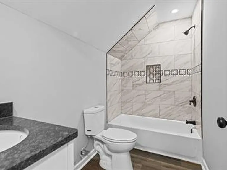 121 Glendale Ave — Photo 5