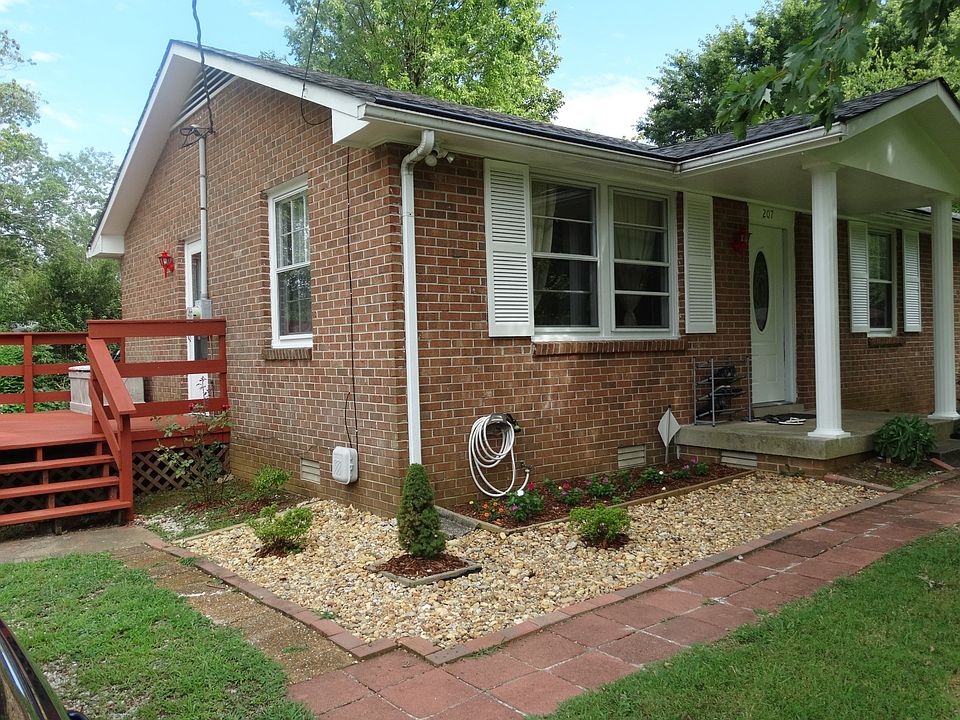 1st image of 207 Branch Trl