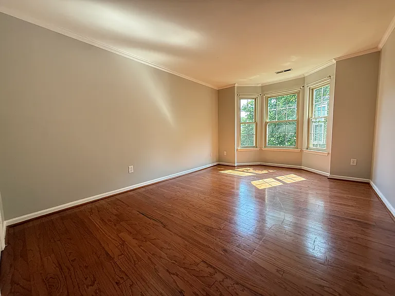 4206 Waltham Ct — Photo 10