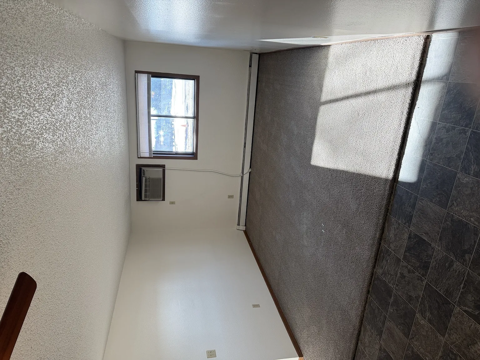Kirkwood Manor Apartments — Photo 2