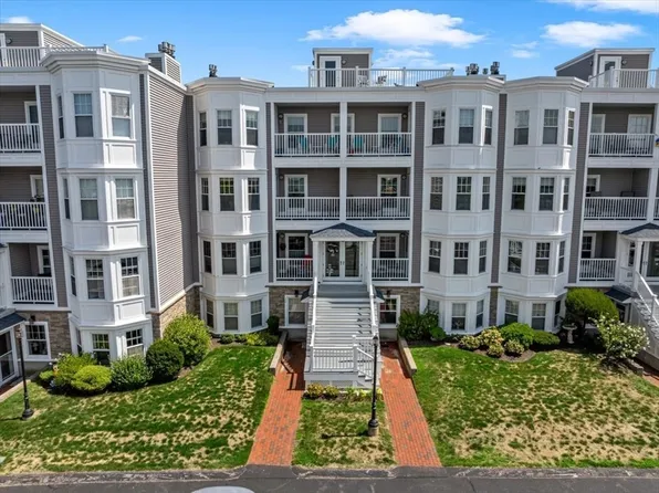 15 Park Ave Unit 302, Hull, MA 02045