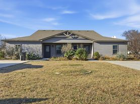 101 W Capps St; Rio Vista 76093 - A