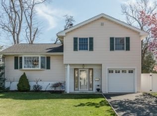 16 Suburban Rd, Clark, NJ 07066