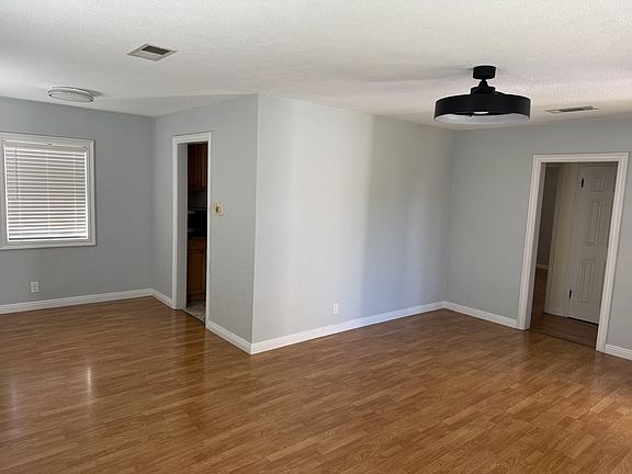 2nd image of 1305 N Reese Pl