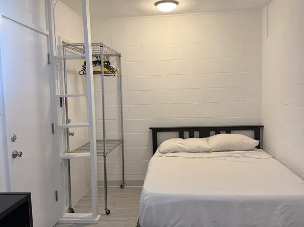 1486 Kalaepohaku St, Honolulu, HI 96816