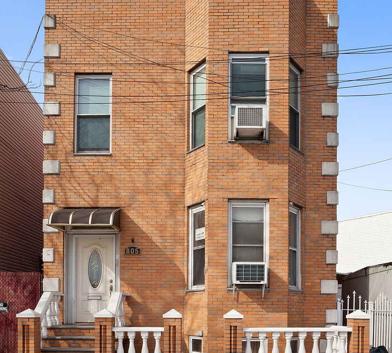 2nd image of 805 Meeker Ave #Hse