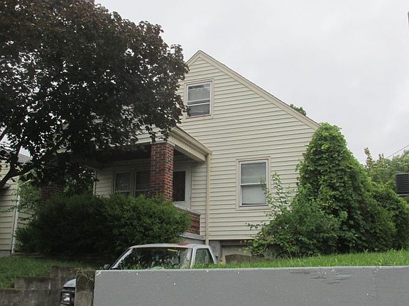 3rd image of 105 E Beechwood Ave