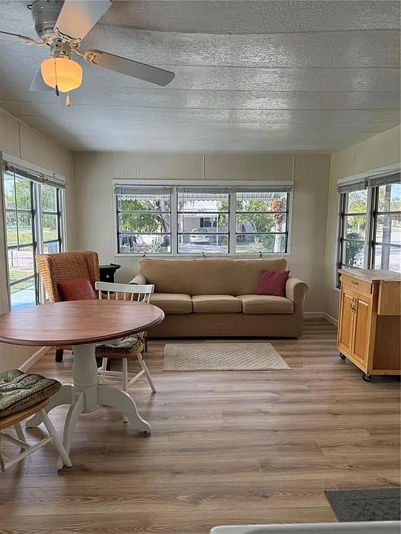 1 bed, 1.0 bath, 420 sqft, $1,250 — Photo 3