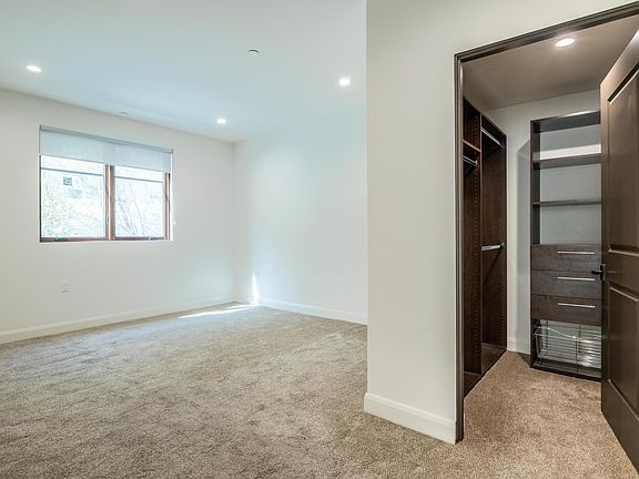 5th image of 859 S Lucerne Blvd #109