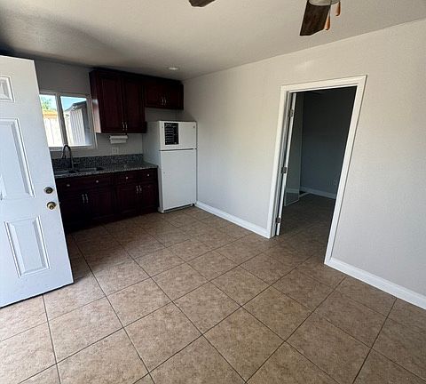 3rd image of 581 Brighthaven Ave #B