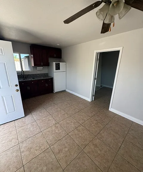 581 Brighthaven Ave #B — Photo 3