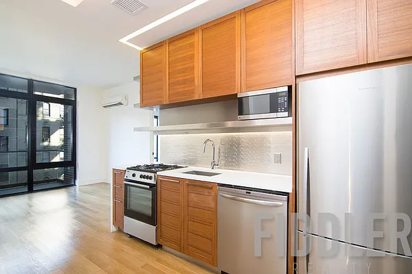 Rented by Fiddler Realty | media 92