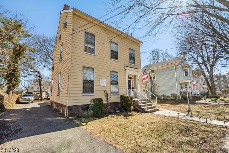 1st image of 27 Oakland Ave