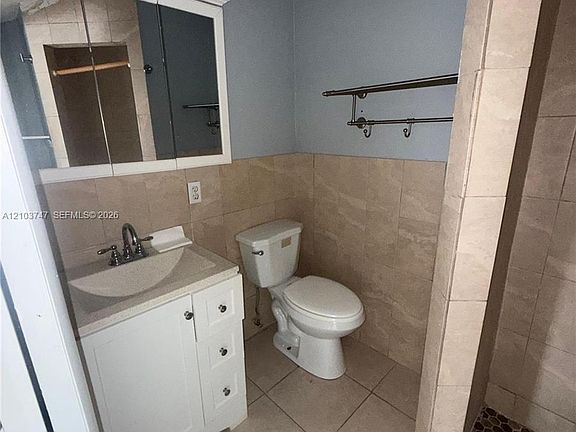 3rd image of 4615 SW 46th Ln