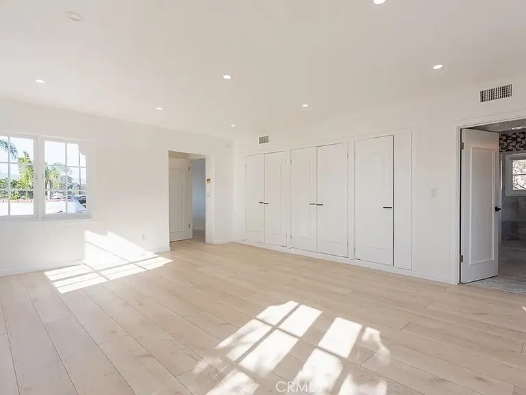 710 Adelaide Pl — Photo 23