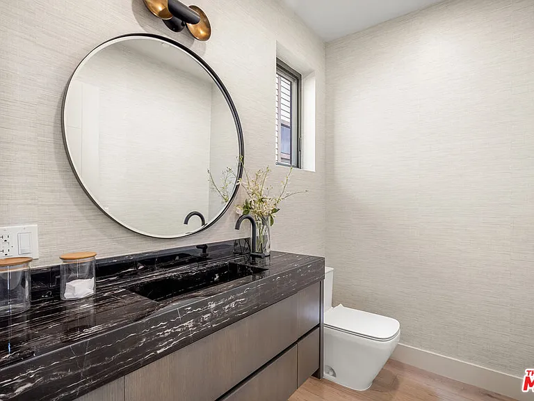 12304 Moorpark St #103 — Photo 16