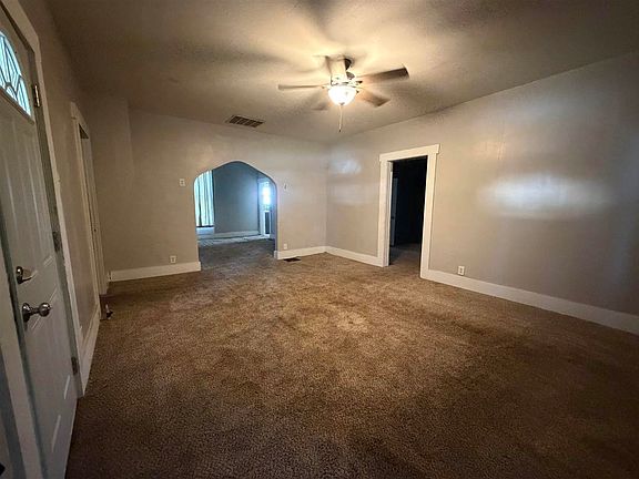 5th image of 218 N Walnut St