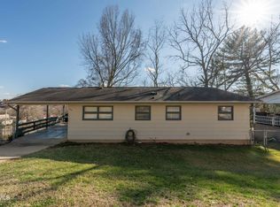 558 Bays View Ct, Kingsport, TN 37660
