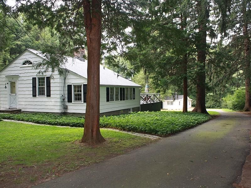 Quaint Home in the Heart of Silvermine