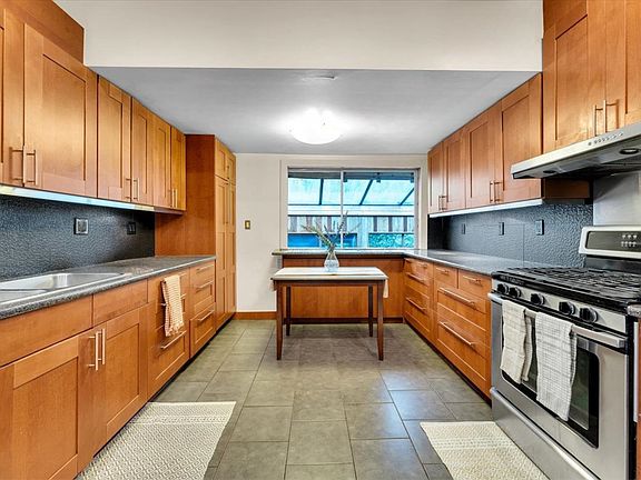 4th image of 360 Keith Rd