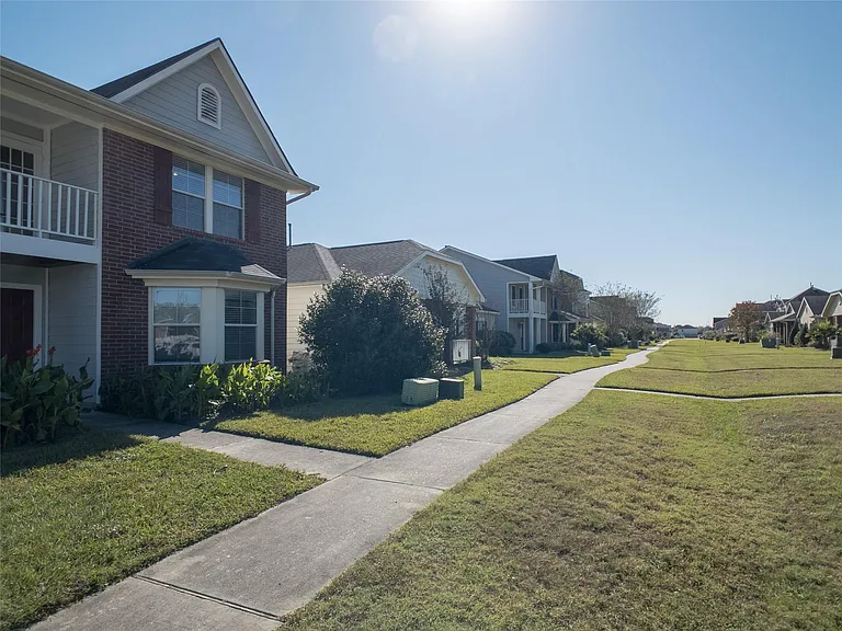 21843 Grassy Hill Ln — Photo 3