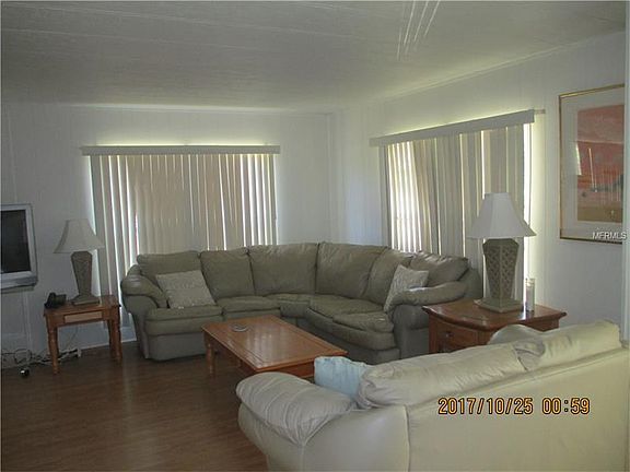4th image of 13521 Parkwood St