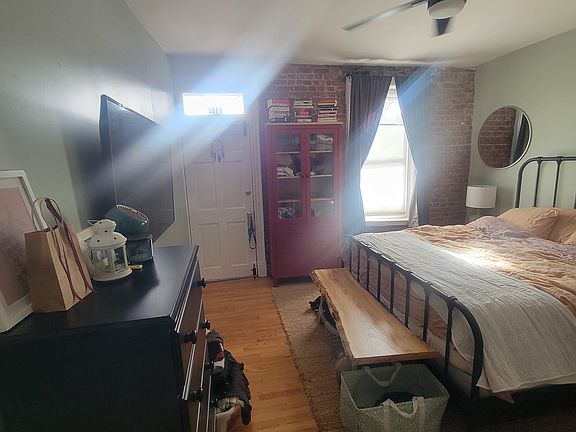 4th image of 4102 Botanical Ave #1F