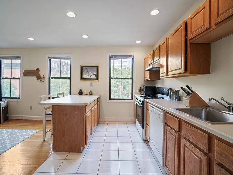 28 Milford St #3 — Photo 5