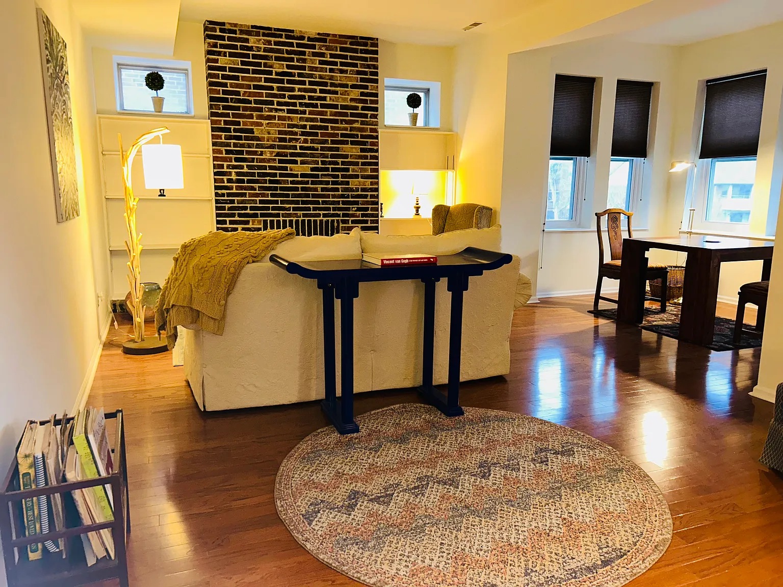 3 bed, 2500 sqft, $2,800 — Photo 1